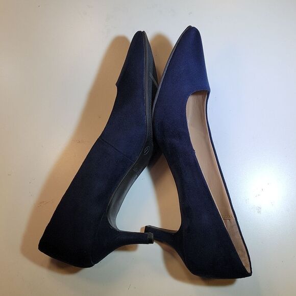 BRAND NEW ATTENTION ZOEY SUEDE POINTED TOE WOMEN"S LOW HEEL SHOES - Picture 12 of 15